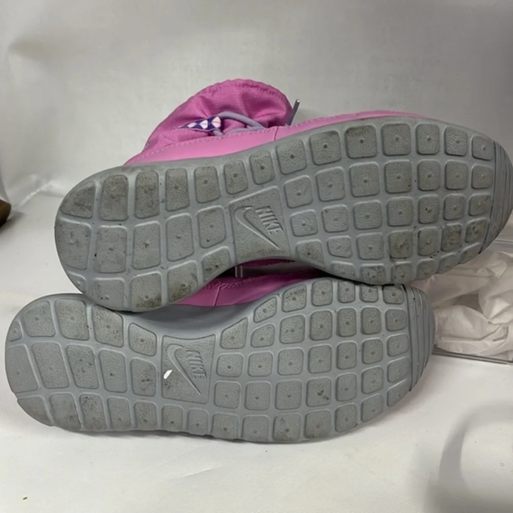 Nike Youth SZ 6 Fur Lined Pink Lace Up Boots‎